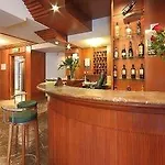 فندق Arcadia 3*