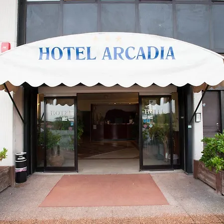 Arcadia Hotel 3*